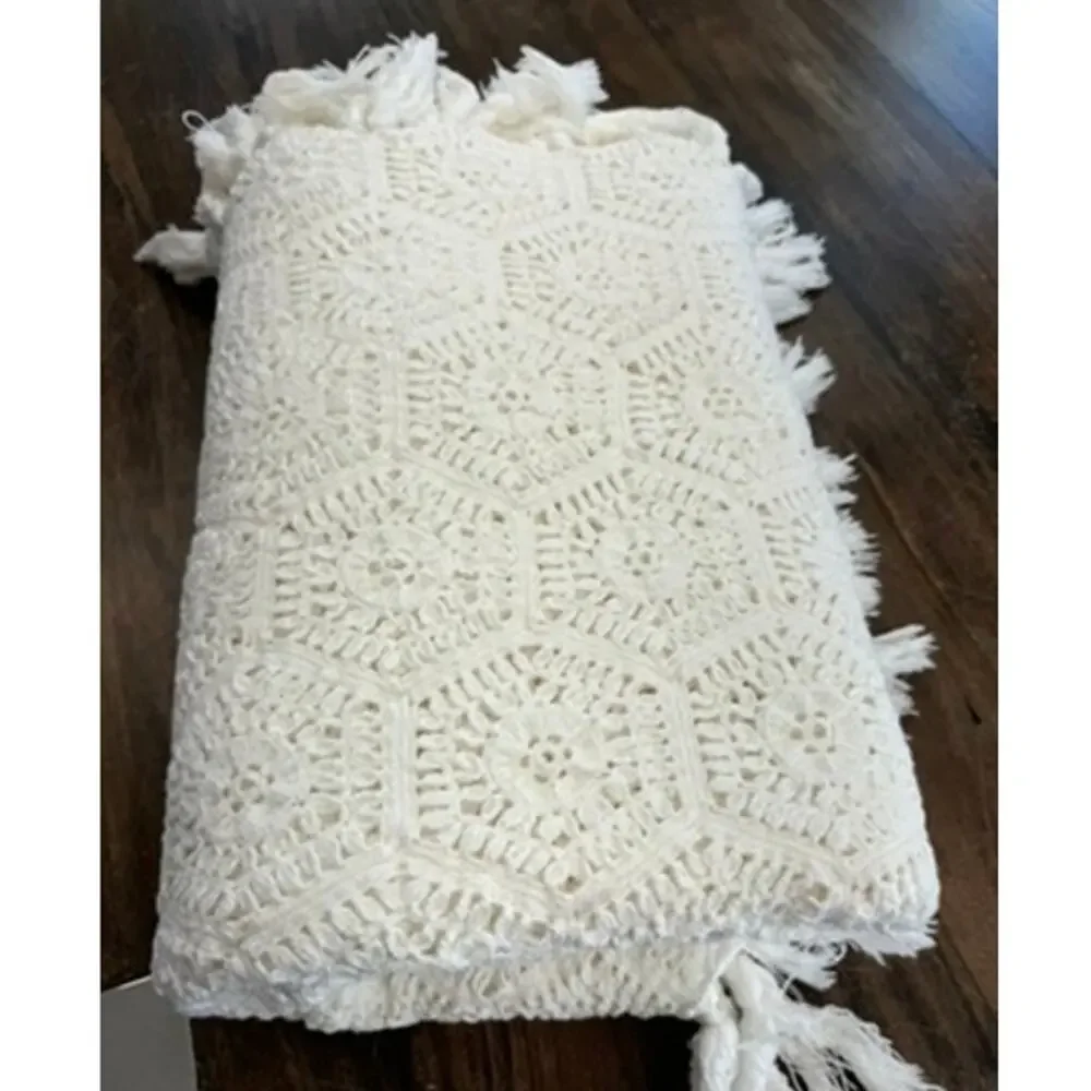 STUNNING, Vintage Large Handmade Crochet  Coverlet Tablecloth 96